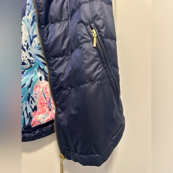 LILLY PULITZER REVERSIBLE PUFFER VEST - Picture 4 of 8
